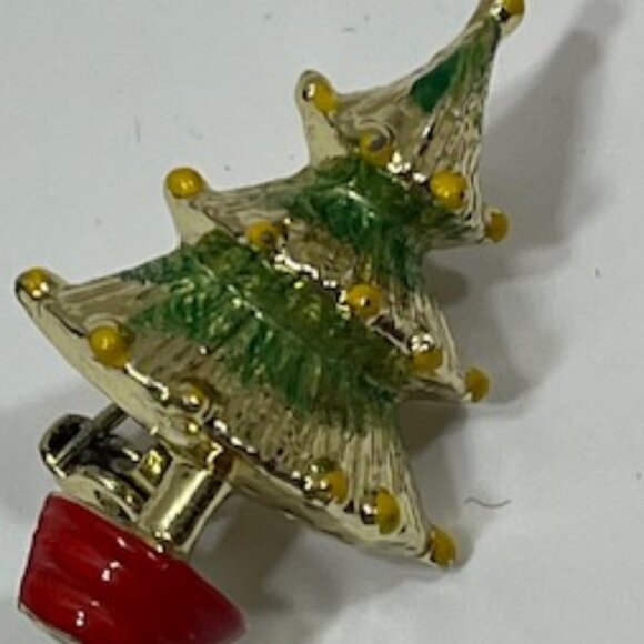 Classic Holiday Christmas Tree in Pot Brooch Pin Glittered Texture .75"x1.25" - Picture 5 of 10